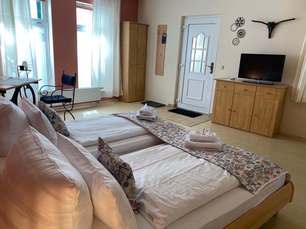 Hotel-Pension Mandy - Adults Only Senftenberg Exterior foto